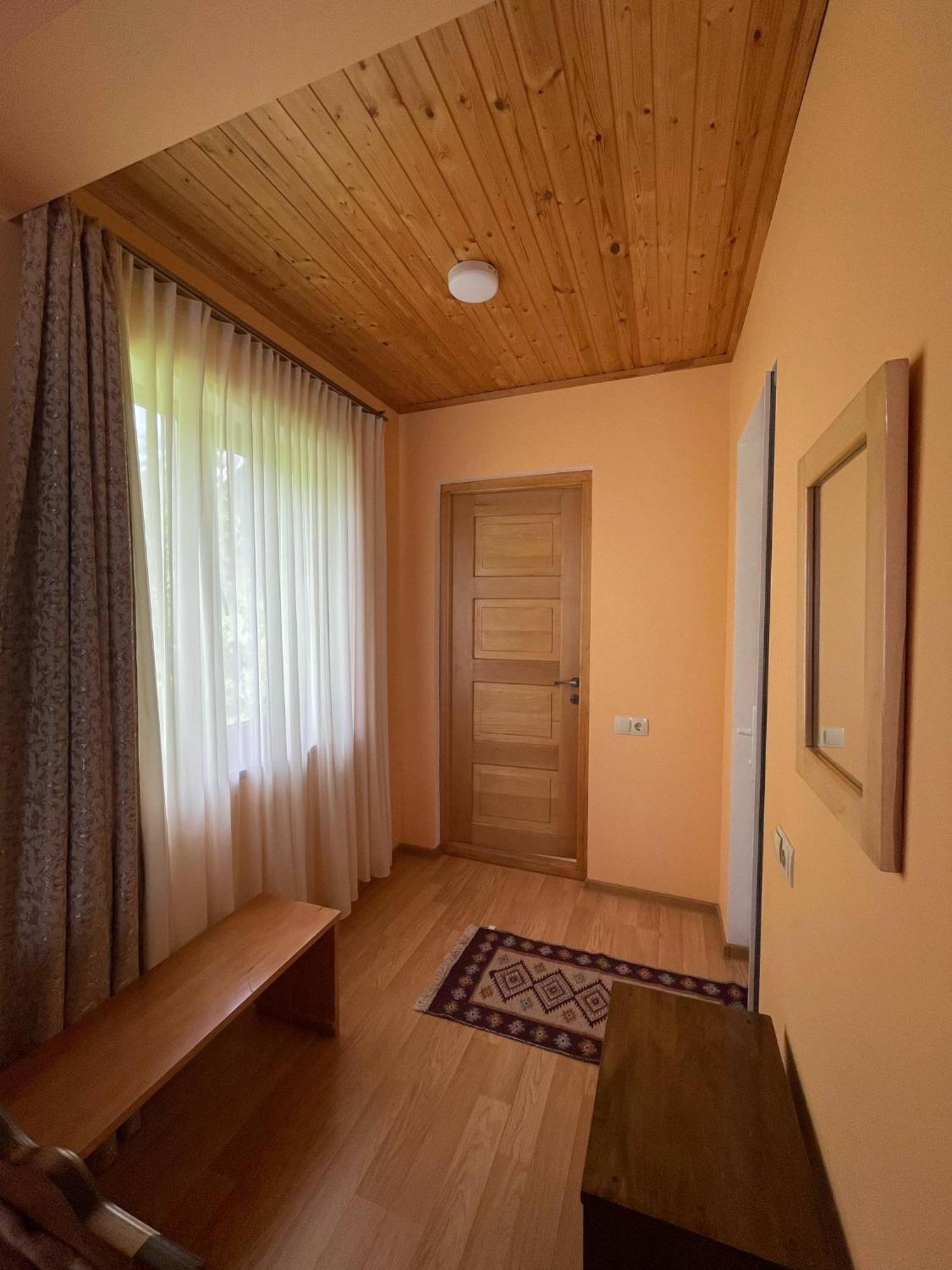 Guest House Victor Zhabeshi Екстер'єр фото